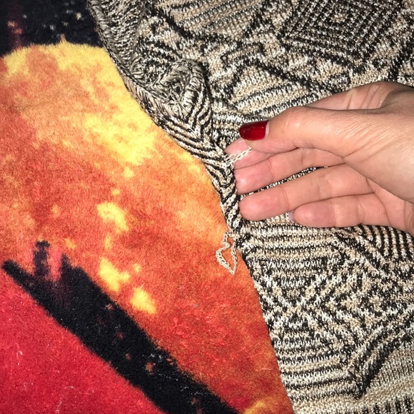 Ruby rd petite tan black & white sweater top PM - Picture 6 of 6